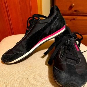 Puma tennis shoes size 71/2 womens